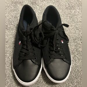 New Size 9 Tommy Hilfiger Black and White casual sneakers